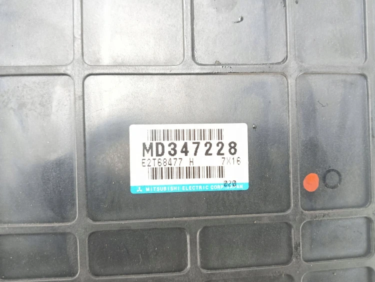 KOMPUTER STEROWNIK SILNIKA MITSUBISHI CARISMA (1995-1999) 1.6 99KM MD347228