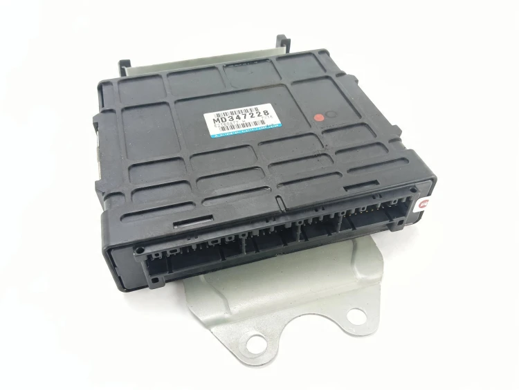 KOMPUTER STEROWNIK SILNIKA MITSUBISHI CARISMA (1995-1999) 1.6 99KM MD347228