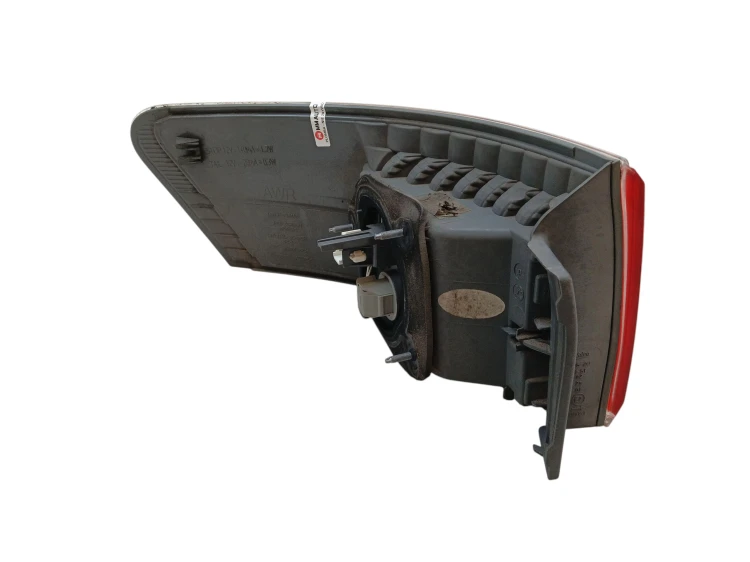 LAMPA PRAWY TYŁ TOYOTA AVENSIS T27 (2009-2011) 1.8 VALVEMATIC 147KM
