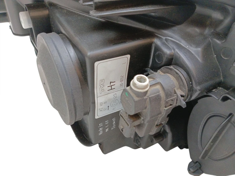 LAMPA LEWY PRZÓD RENAULT LAGUNA III (2007-2010) 2.0 DCI 150KM