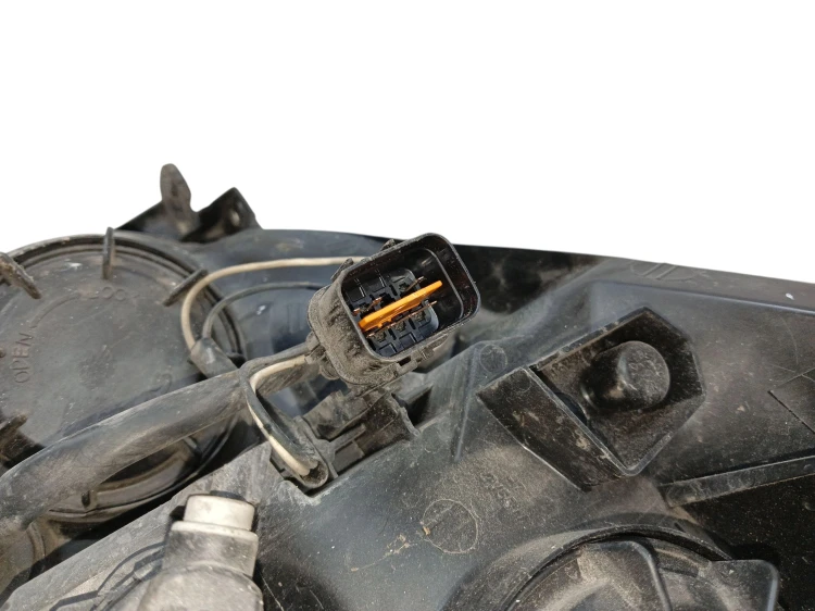 LAMPA PRAWY PRZÓD RENAULT KOLEOS I (2008-2011) 2.0 DCI 173KM 26010-JY