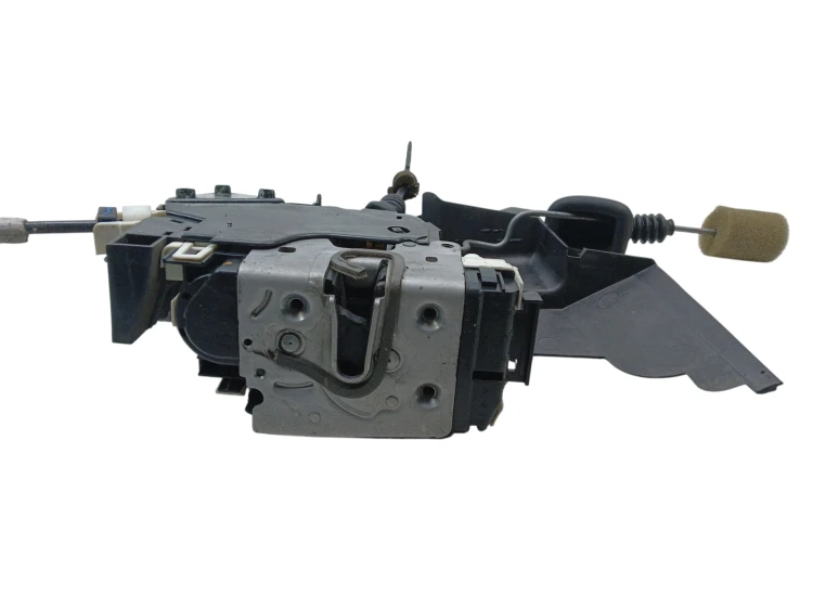 ZAMEK DRZWI PRAWY PRZÓD MERCEDES C W204 (2007-2011) A2047200435