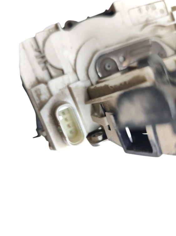 ZAMEK DRZWI LEWY PRZÓD MERCEDES C W204 LIFT (2011-2014) 2.2 CDI 170KM