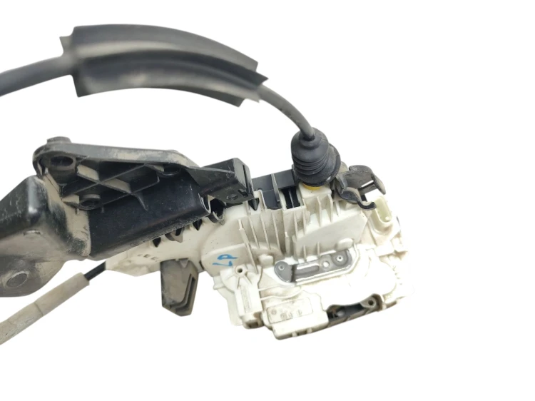 ZAMEK DRZWI LEWY PRZÓD MERCEDES C W204 LIFT (2011-2014) 2.2 CDI 170KM