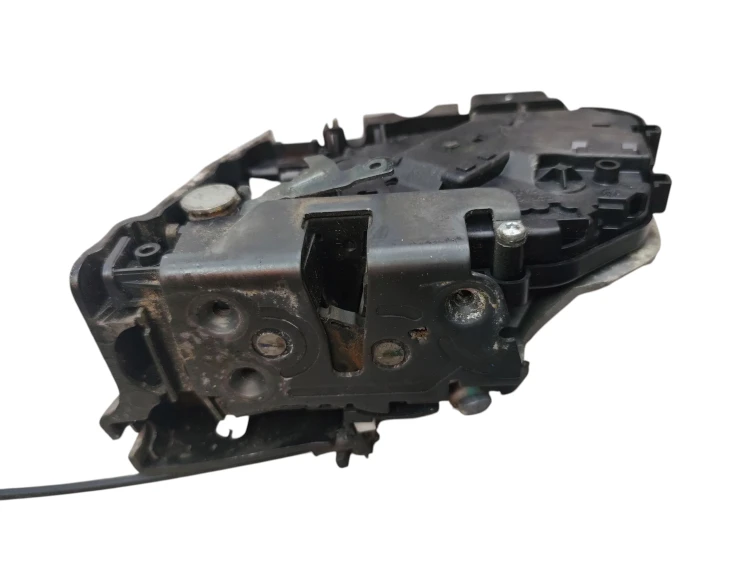 ZAMEK DRZWI LEWY PRZÓD VOLVO V50 LIFT (2007-2012) 1.8 16V 125KM
