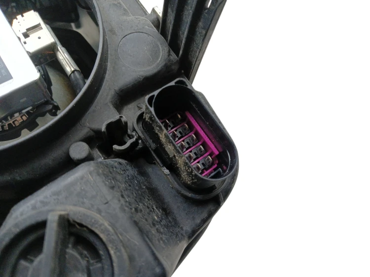 LAMPA LEWY PRZÓD FORD C-MAX MK1 LIFT (2007-2010) 1.8 16V 125KM 7M51-13D155-