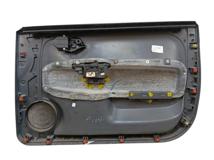 BOCZEK DRZWI LEWY PRZÓD FIAT 500 (2007-2015) 1.4 16V 100KM 7354682040