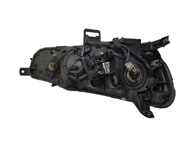 LAMPA LEWY PRZÓD MITSUBISHI LANCER VIII (2007-2015) 1.6 MIVEC 117KM 8301C3-