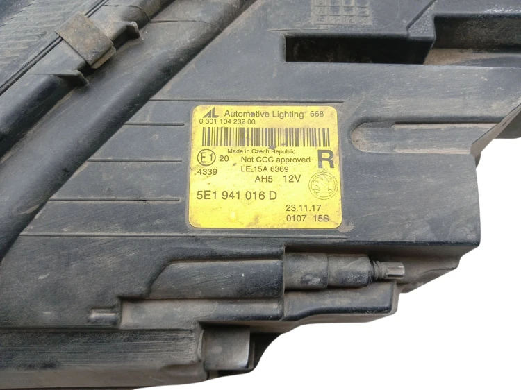 LAMPA PRAWY PRZÓD SKODA OCTAVIA III LIFT (2016-2020) 1.5 TSI 150KM 5E194101
