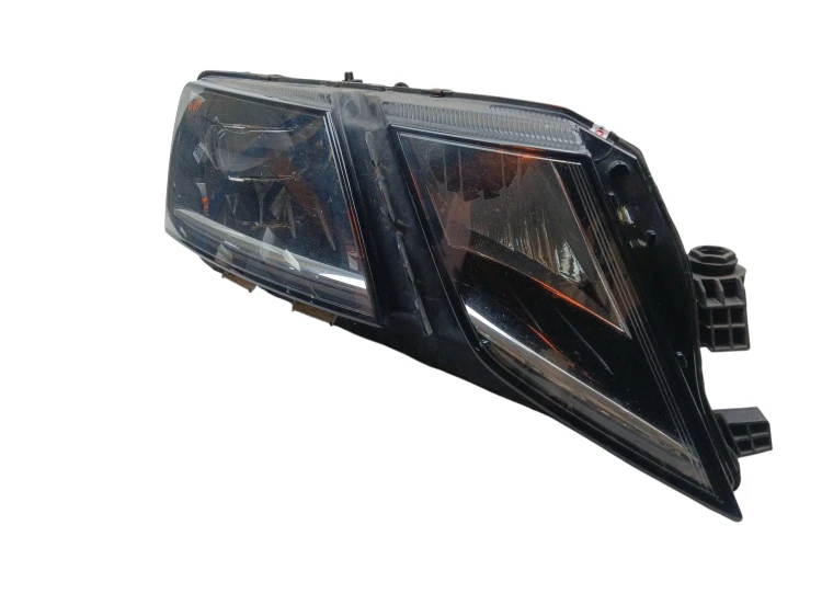 LAMPA PRAWY PRZÓD SKODA OCTAVIA III LIFT (2016-2020) 1.5 TSI 150KM 5E194101