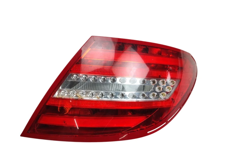 LAMPA PRAWY TYŁ MERCEDES C W204 LIFT (2011-2014) 2.2 CDI 170KM 2049060303