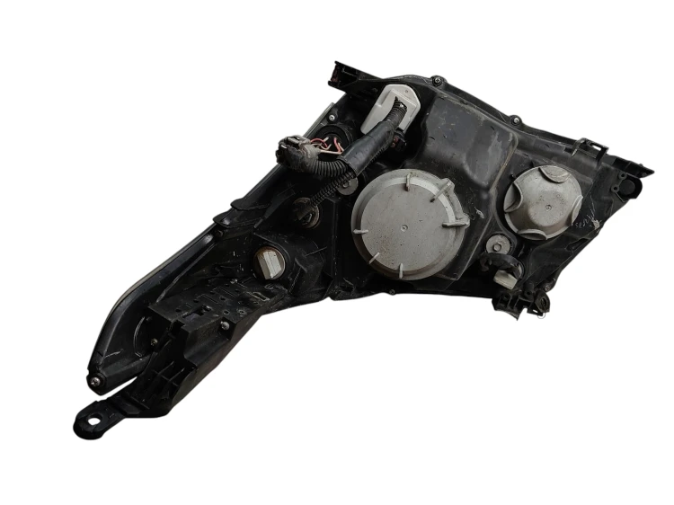 LAMPA PRAWY PRZÓD TOYOTA AVENSIS T27 LIFT (2012-2015) 1.8 VALVEMATIC 147KM