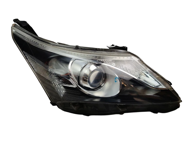 LAMPA PRAWY PRZÓD TOYOTA AVENSIS T27 LIFT (2012-2015) 1.8 VALVEMATIC 147KM