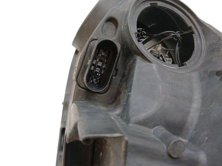 LAMPA PRAWY PRZÓD FORD C-MAX MK2 (2010-2015) 1.0 EcoBoost 125KM AM51-13W029