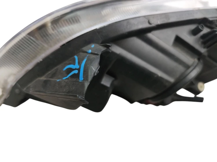 LAMPA PRAWY PRZÓD OPEL ASTRA J (2009-2012) 1.4 T 120KM