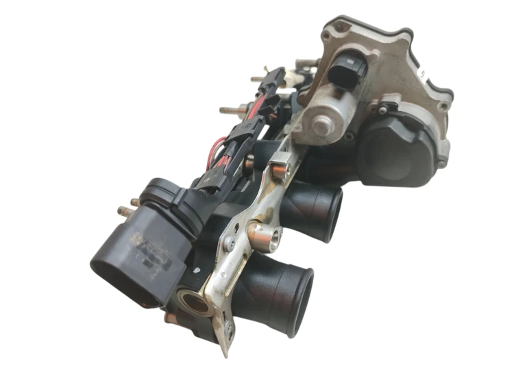 LISTWA WTRYSKOWA VOLKSWAGEN JETTA (2005-2010) 2.0 FSI 150KM 06D133340