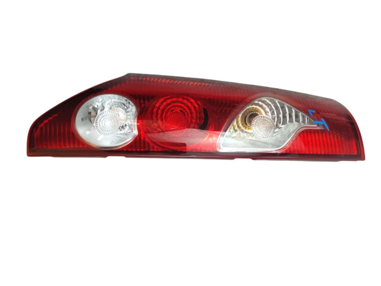 LAMPA LEWY TYŁ RENAULT KANGOO II (2007-2013) 1.5 DCI 86KM DÓŁ GÓRA KOMPLET