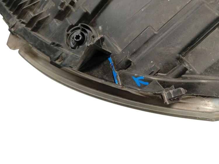 LAMPA PRAWY PRZÓD CITROEN C5 III (2008-2010) 2.0 HDI 140KM 9689037780