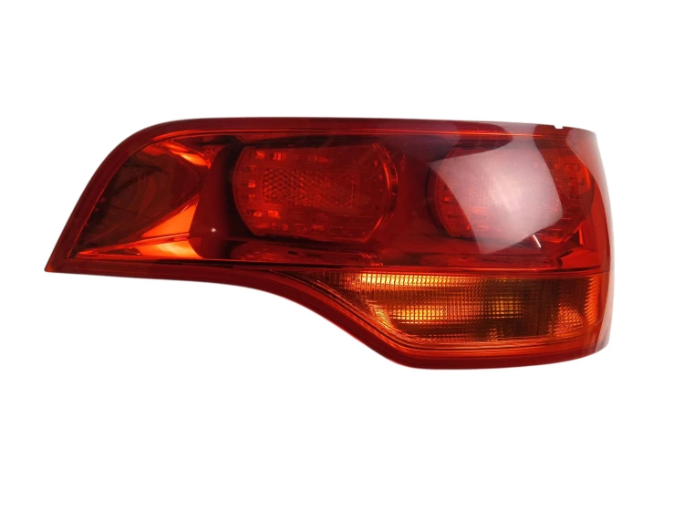LAMPA PRAWY TYŁ AUDI Q7 4L (2005-2009) 3.0 TDI 233KM 4L0945094
