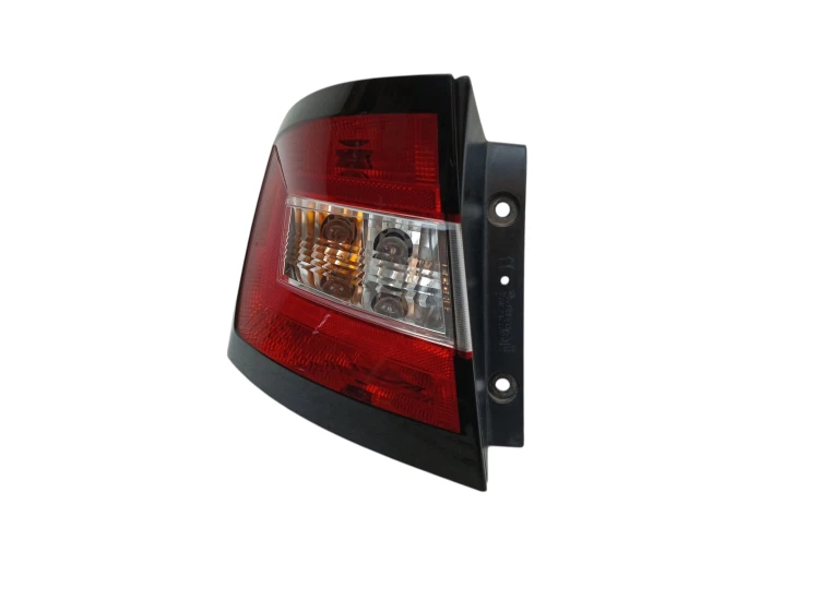 LAMPA LEWY TYŁ SKODA FABIA III (2014-2018) 1.0 TSI 95KM