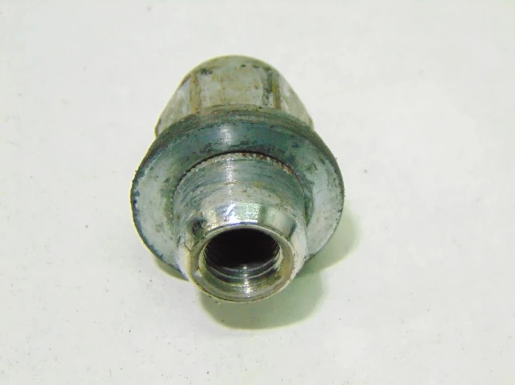ŚRUBA FELG ALUMINIOWYCH TOYOTA COROLLA VERSO II (2004-2009)
