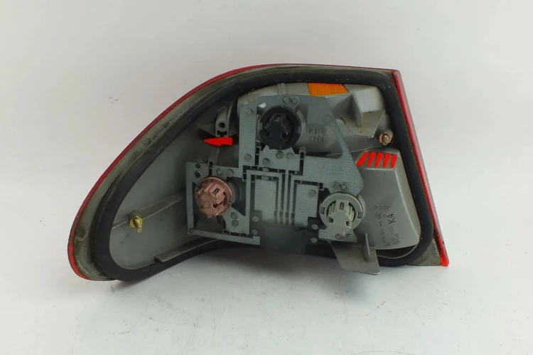 LAMPA PRAWY TYŁ MERCEDES E W210 (1995-1999) 2.3 BENZ