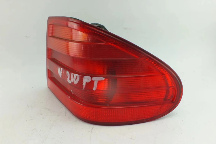 LAMPA PRAWY TYŁ MERCEDES E W210 (1995-1999) 2.3 BENZ