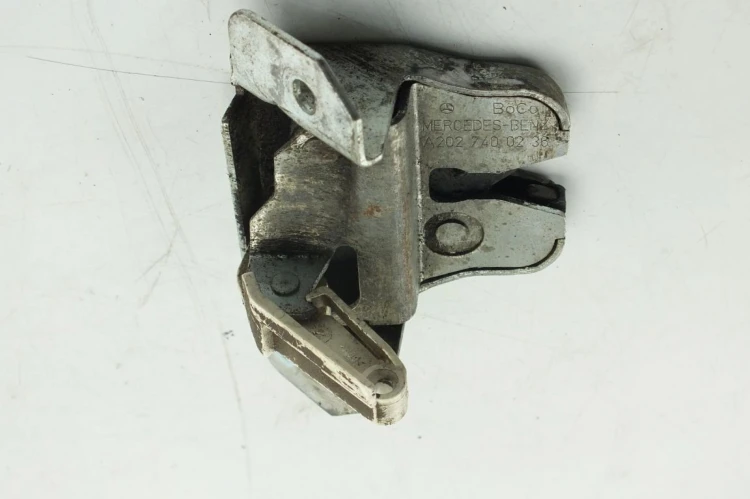 ZAMEK KLAPY BAGAŻNIKA MERCEDES C W202 1.8 16V 2027400236