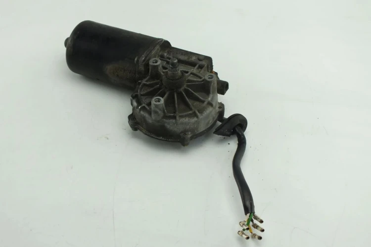 MECHANIZM WYCIERACZEK PRZÓD MERCEDES C W202 1.8 16V 2028205342