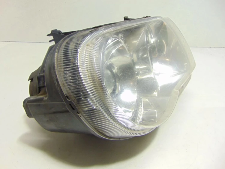 LAMPA PRAWY PRZÓD CHRYSLER 300C (2004 - 2010) 3.0 CRD 218 KM
