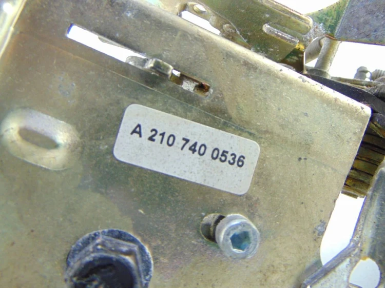 ZAMEK KLAPY BAGAŻNIKA MERCEDES E W210 (1995-1999) 2.3 BENZ A2107400536