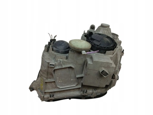 LAMPA PRAWY PRZÓD MERCEDES C W203 (2000-2003) 2.7 CDI 170KM A2038200261