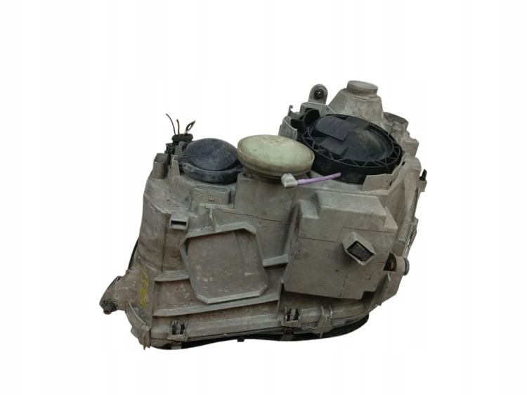 LAMPA PRAWY PRZÓD MERCEDES C W203 (2000-2003) 2.7 CDI 170KM A2038200261