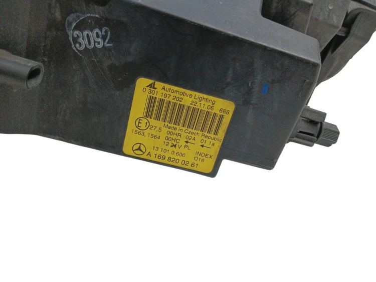 LAMPA PRAWY PRZÓD MERCEDES A W169 (2004-2008) 2.0 CDI 82KM A1698200261