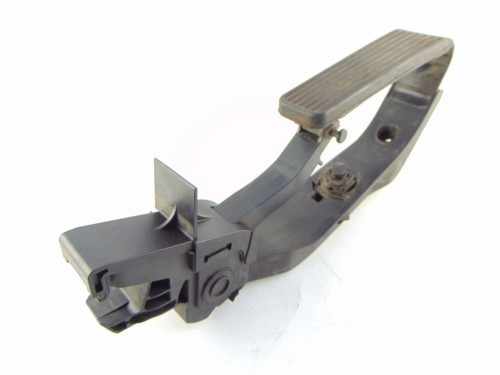 PEDAŁ GAZU POTENCJOMETR MERCEDES C W203 (2000-2006) 1.8 KOMPRESSOR A2113000