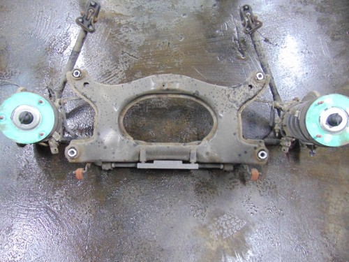 BELKA ZAWIESZENIA TYŁ RANGE ROVER EVOQUE LIFT (2015-2018) 2.0 TD Ingenium 1