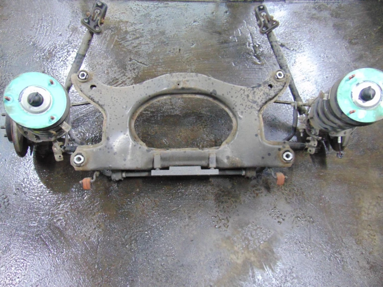 BELKA ZAWIESZENIA TYŁ RANGE ROVER EVOQUE LIFT (2015-2018) 2.0 TD Ingenium 1