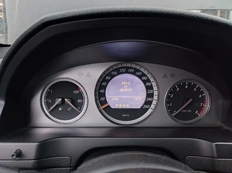 LICZNIK MERCEDES C W204 (2007-2011) 3.0 V6 231KM A2045402748