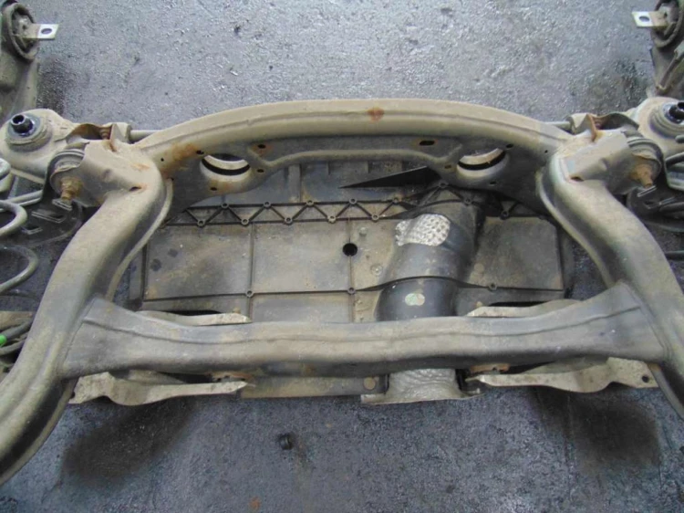 BELKA ZAWIESZENIA TYŁ MERCEDES A W176 (2012-2015) 1.8 CDI 136KM