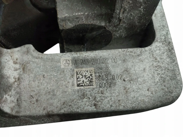 ŁAPA PODUSZKA SILNIKA MERCEDES EQA H243 LIFT (2024-) 250+ 190KM A2432402200