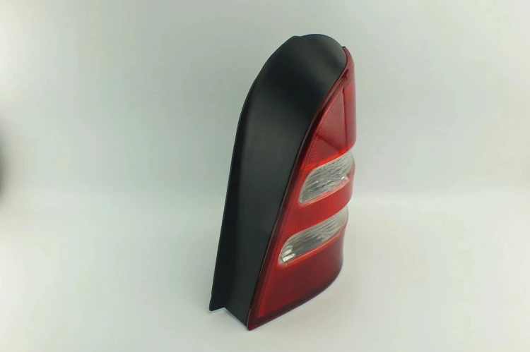 LAMPA PRAWY TYŁ MERCEDES A- W168 1.7 cdi