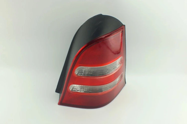 LAMPA PRAWY TYŁ MERCEDES A- W168 1.7 cdi