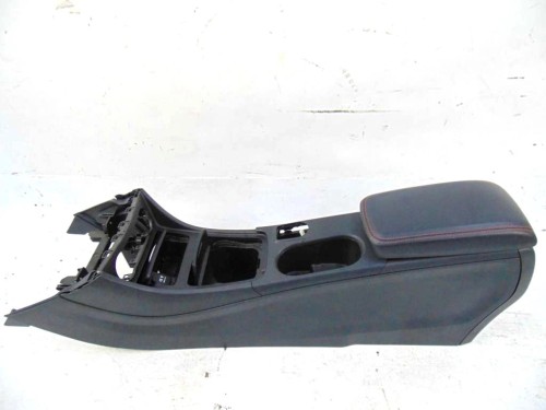 TUNEL ŚRODKOWY PODŁOKIETNIK MERCEDES A W176 (2012-2015) 2.2 CDI 136KM