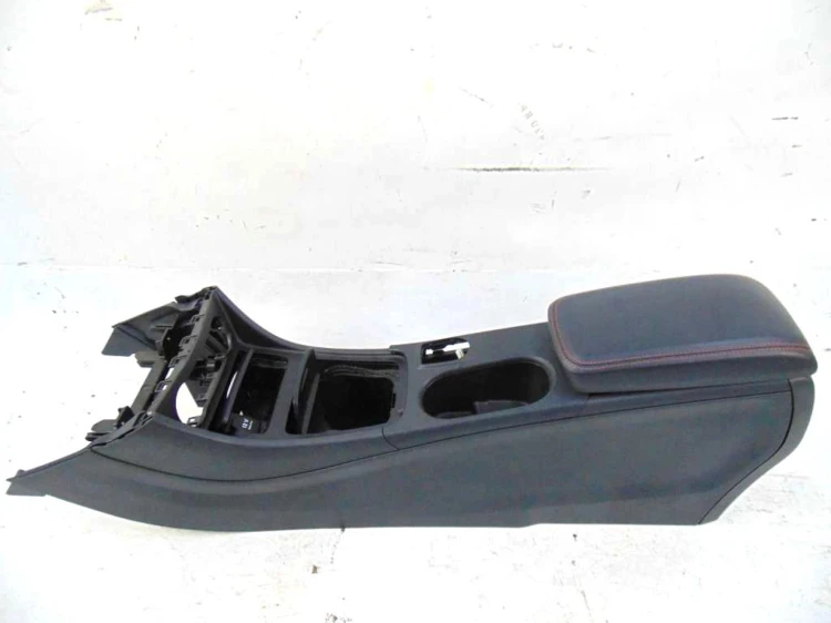 TUNEL ŚRODKOWY PODŁOKIETNIK MERCEDES A W176 (2012-2015) 2.2 CDI 136KM
