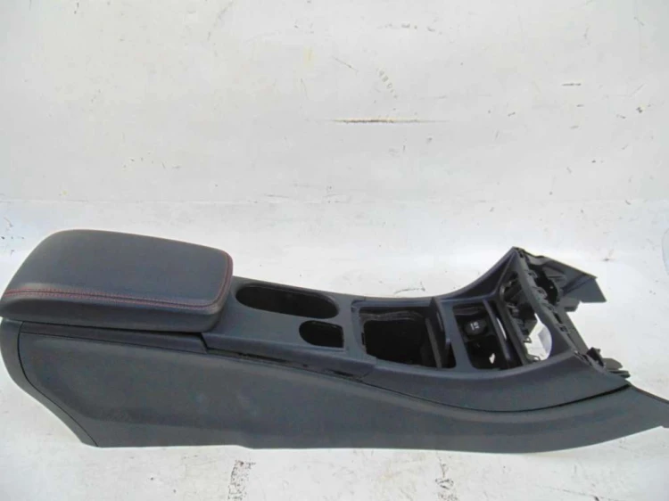 TUNEL ŚRODKOWY PODŁOKIETNIK MERCEDES A W176 (2012-2015) 2.2 CDI 136KM