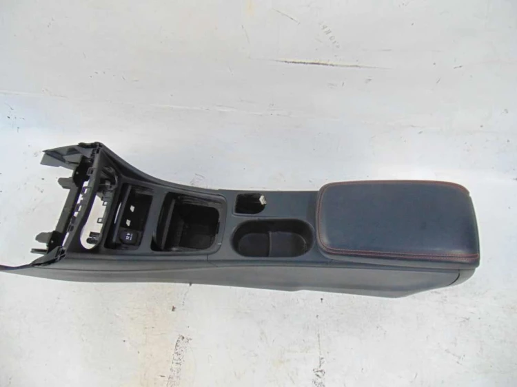 TUNEL ŚRODKOWY PODŁOKIETNIK MERCEDES A W176 (2012-2015) 2.2 CDI 136KM