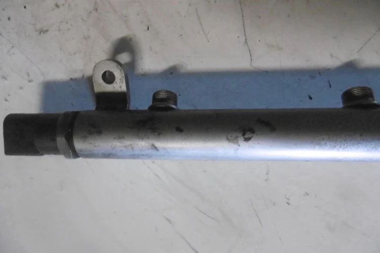 LISTWA WTRYSKOWA MERCEDES S W221 (2005 - 2013) A6420702495 A6420780149