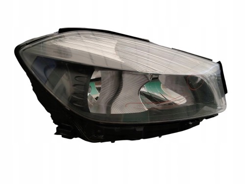 LAMPA PRAWY PRZÓD MERCEDES A W176 (2012-2015) 1.5 CDI 109KM A1768200461