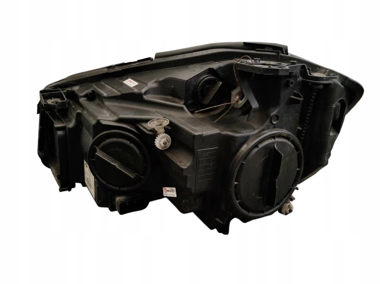 LAMPA PRAWY PRZÓD MERCEDES A W176 (2012-2015) 1.5 CDI 109KM A1768200461