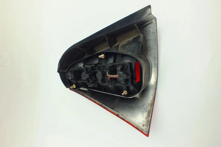 LAMPA PRAWY TYŁ MERCEDES A W168 (1997-2005) A140 1.4BENZ